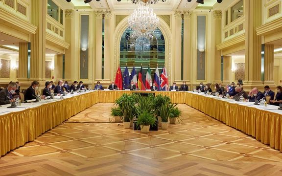 آمریکا سخنان واعظی مبنی بر موافقت واشینگتن با لغو همه تحریمهای نفتی ایران را رد کرد