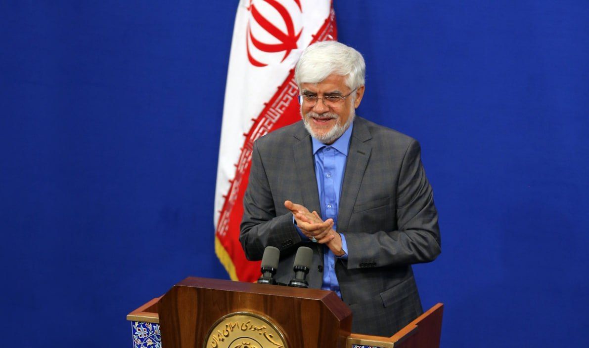 محمد رضا عارف "اليد الآمنة" للرئيس الإيراني والمدعوم من قبل خامنئي