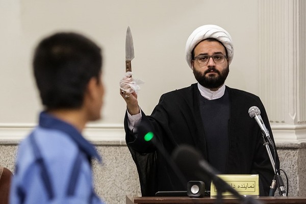 محاكمة المتهم بالاعتداء على 3 رجال دين في مشهد شمال شرقي إيران