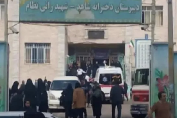 حصري لـ"إيران إنترناشيونال": تلميذة أخرى تعرضت لاعتداء الأمن الإيراني في حالة صحية حرجة
