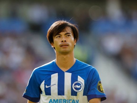 میتوما شاگرد مکتبی دیزربی میماند؛ قرارداد ستاره ژاپنی برایتون تا سال ۲۰۲۷ تمدید شد