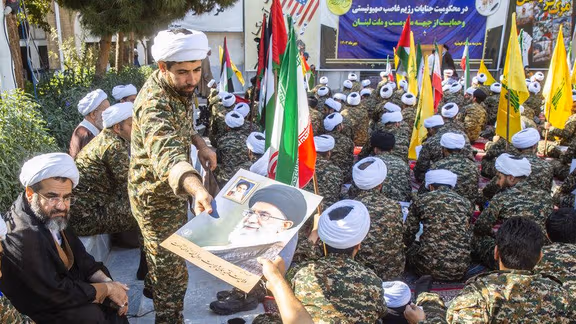 سفیر پیشین جمهوری اسلامی در لبنان: به سمت بحرانهای بزرگتری پیش میرویم