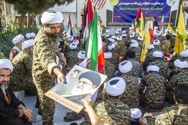 سفیر پیشین جمهوری اسلامی در لبنان: به سمت بحرانهای بزرگتری پیش میرویم