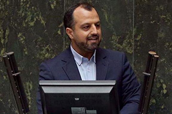 دلار همچنان بالای ۴۰ هزار تومان؛ وزیر اقتصاد اعتراضات را عامل افزایش قیمت دلار دانست