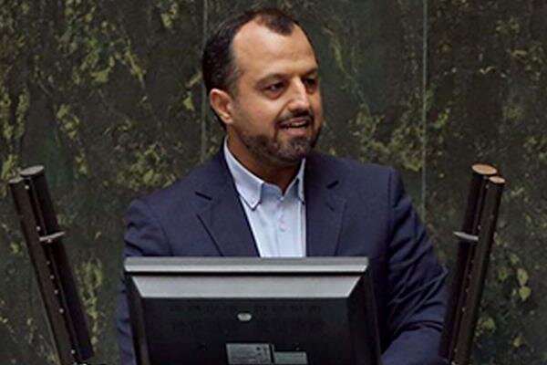 الدولار لا يزال فوق 40 ألف تومان إيراني.. ووزير الاقتصاد: الاحتجاجات هي السبب