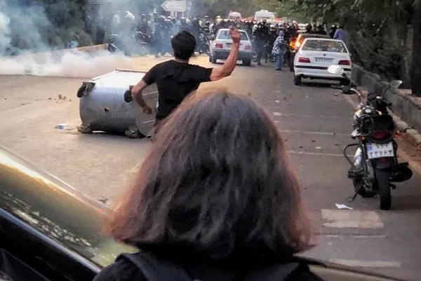البرلمان الأوروبي يصادق على قرار يدين مقتل مهسا أميني وقمع الاحتجاجات في إيران