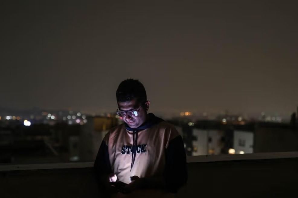 Internet shutdown drives Iranians to leave country for access