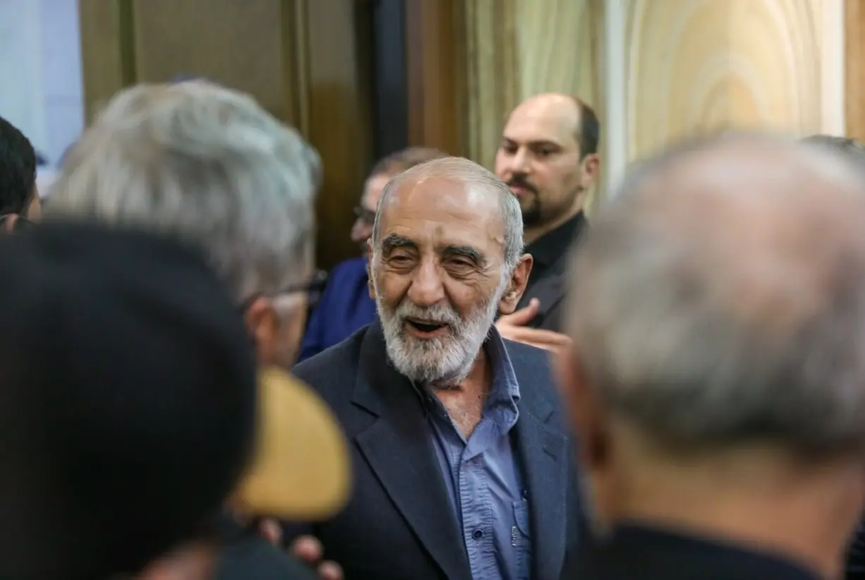 حسین شریعتمداری: بازپس‌گیری بحرین را فورا در دستور کار قرار دهیم