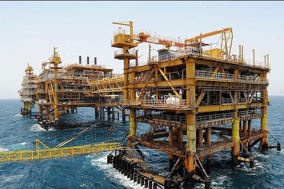 An Iranian oil rig showing lack of upkeep