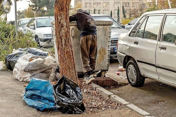 اقتصادي إيراني: 40 في المئة من الإيرانيين تحت خط الفقر و7 ملايين يعيشون "تحت خط الجوع"