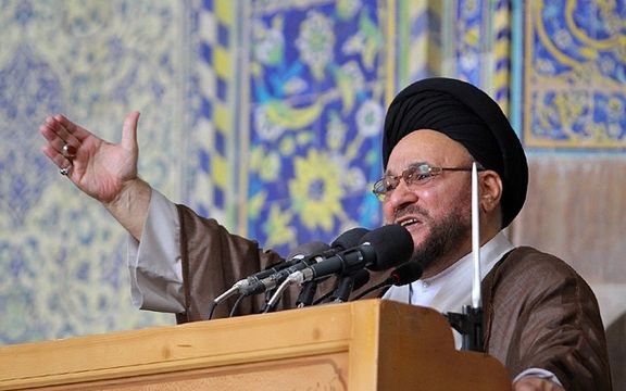 ممثل المرشد الإيراني يصف دخول النساء إلى الملاعب بـ"خدعة الأعداء لتقويض العقائد"