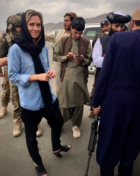 نیوزیلند به روزنامهنگار حامله این کشور که مجبور به سفر به افغانستان شده پیشنهاد کمک داد