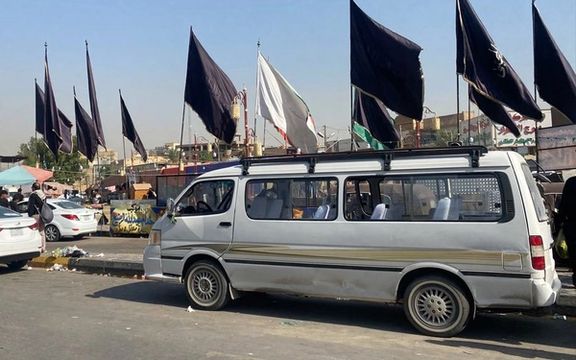 هلال احمر: بر اثر واژگونی یک ون حامل زائران ایرانی در عراق ۷ نفر کشته و ۸ نفر زخمی شدند