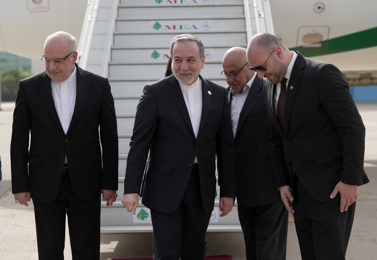 Tehran does not want war but is ready, Iran FM says 