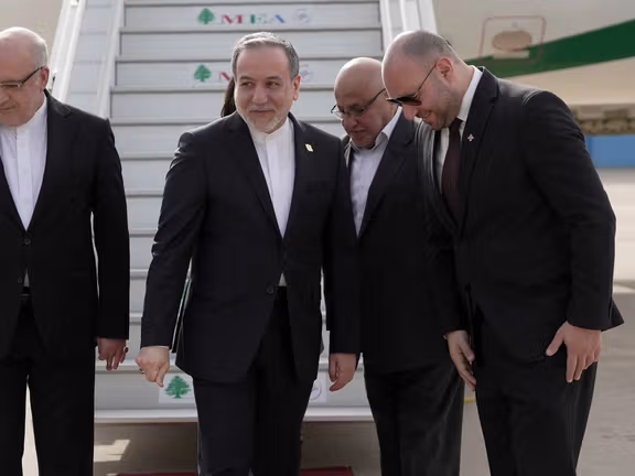 Tehran does not want war but is ready, Iran FM says