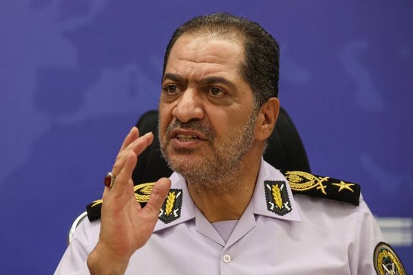 دون تقديم أي تفسير أو شرح أسباب.. إقالة قائد قوات الدفاع الجوي بالجيش الإيراني من منصبه