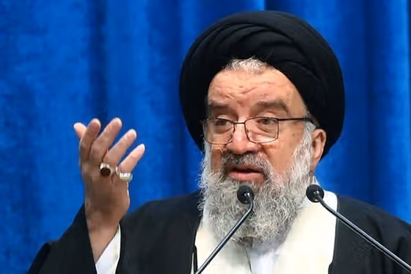 امام جمعه موقت تهران: مردم باید هر آنچه در توان دارند برای کمک به این نظام انجام دهند