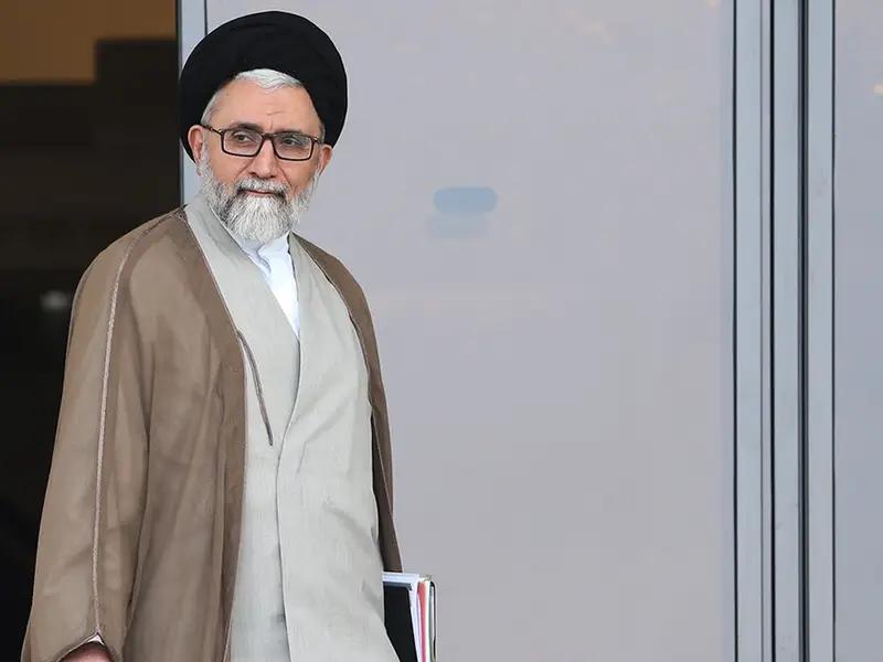 الاستخبارات الإيرانية تهدد مرشحي الانتخابات الرئاسية.. والرقابة: الدعوة للمقاطعة "جريمة" 