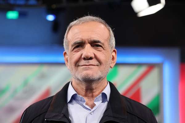 الرئيس الإيراني بشأن التفاوض مع أميركا: إذا أقدموا على أي خطوة.. سيتلقّون رداً أشدّ