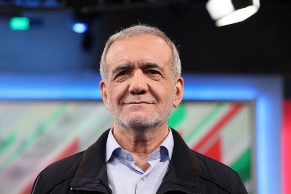 الرئيس الإيراني بشأن التفاوض مع أميركا: إذا أقدموا على أي خطوة.. سيتلقّون رداً أشدّ