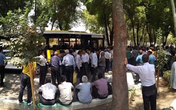 تجمعات لمزارعين وسط إيران احتجاجًا على عدم تخصيص مياه للزراعة