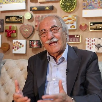 قضاء "قم": مصادرة أموال وممتلكات صاحب مقهى إيراني لتأييده الاحتجاجات