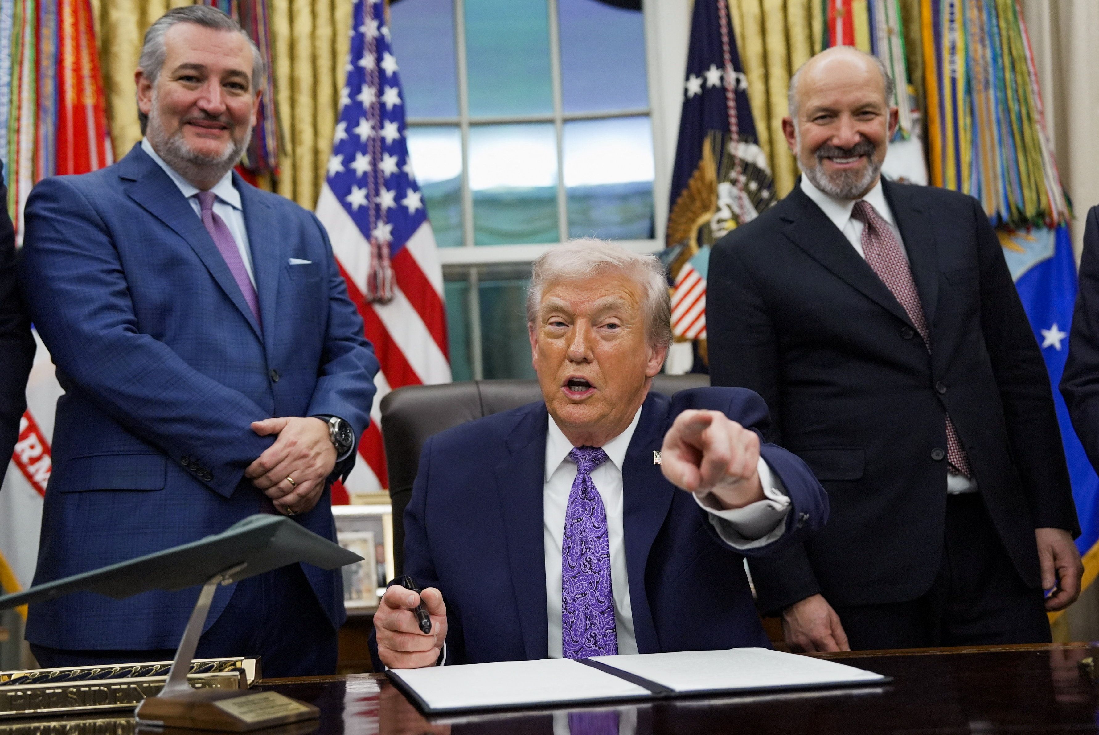 ترامپ دستور داد آمریکا از ۶۶ نهاد بین‌المللی که خلاف منافع واشینگتن عمل می‌کنند، خارج شود