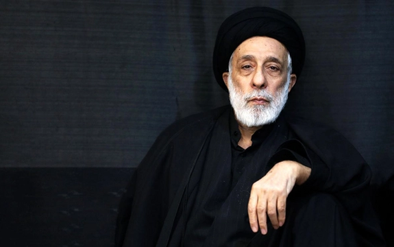 هادی خامنهای: مقدار موی یک دختر خانم مهمتر است یا تا کمر دولا شدن او در سطل زباله؟