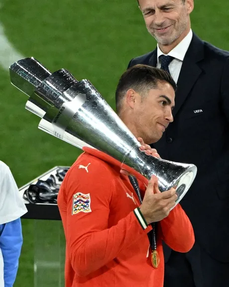 رونالدو پس از قهرمانی: خیلی خوشحالم، درد داشتم، اما اگر پایم هم میشکست، بازی میکردم