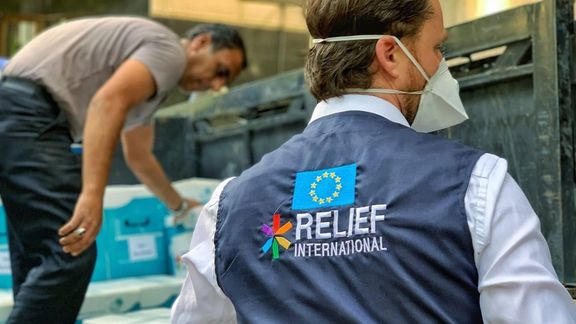Olivier Vandecasteele delivering aid in Iran during the Covid pandemic. Undated