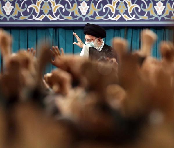 وسط مطالب دولية بتصنيفه "منظمة إرهابية".. المرشد الإيراني: الحرس الثوري أكبر مكافح للإرهاب