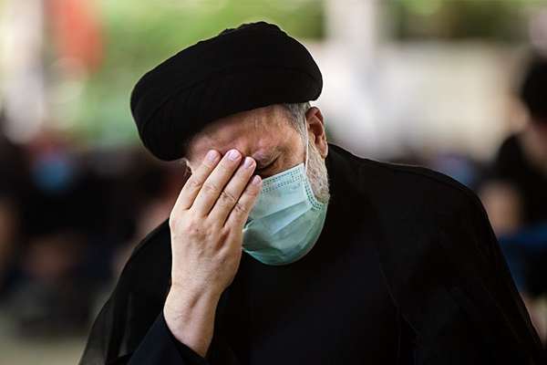 Iran's Conservatives Slam President For Economic Failure
