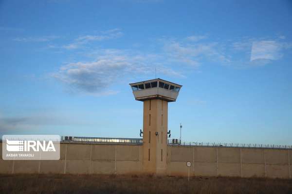 Concerns Mount for Lives Of Imprisoned Teachers In Iran