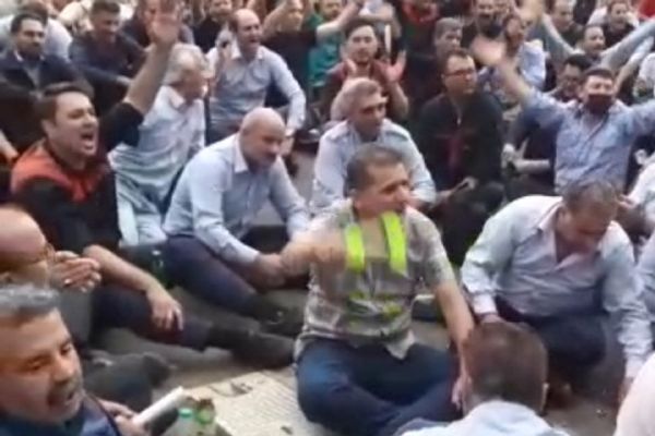 في اليوم الثاني من الإضراب.. اعتقال 12 سائقا في طهران وعناصر الحرس الثوري بدلا من المضربين