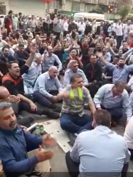 في اليوم الثاني من الإضراب.. اعتقال 12 سائقا في طهران وعناصر الحرس الثوري بدلا من المضربين