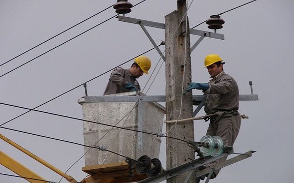 وزارت نیرو: مصرف برق از ۷۲ هزار مگاوات عبور کرده و افزایش فشار، شبکه برق را تهدید میکند