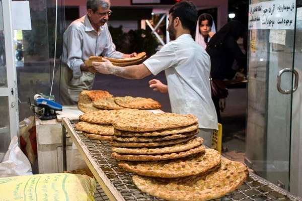 رییس دبیرخانه شورایعالی سلامت: مردم به جای بربری، نان سنگک مصرف کنند