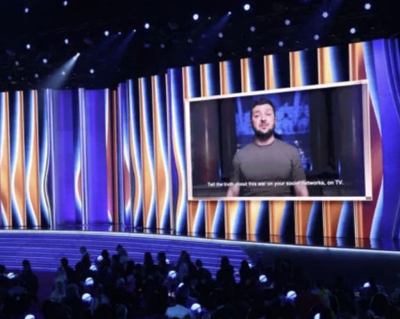 ولودیمیر زلنسکی در مراسم جوایز موسیقی گرمی: از هر راهی، جز سکوت به اوکراین کمک کنید