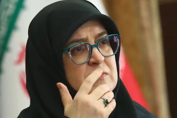 المتحدثة باسم حكومة بزشكيان ترفض طرح مطالب النساء في وسائل الإعلام