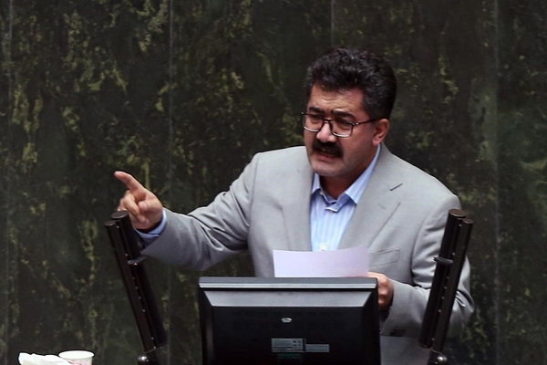 برلماني إيراني: يجب التحرك بسرعة وبلا توقف نحو صُنع القنبلة النووية