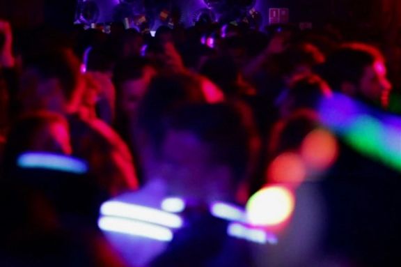 نیروی انتظامی از بازداشت ۱۰ زن و مرد در یک مهمانی «مختلط» در روستایی در تفرش خبر داد