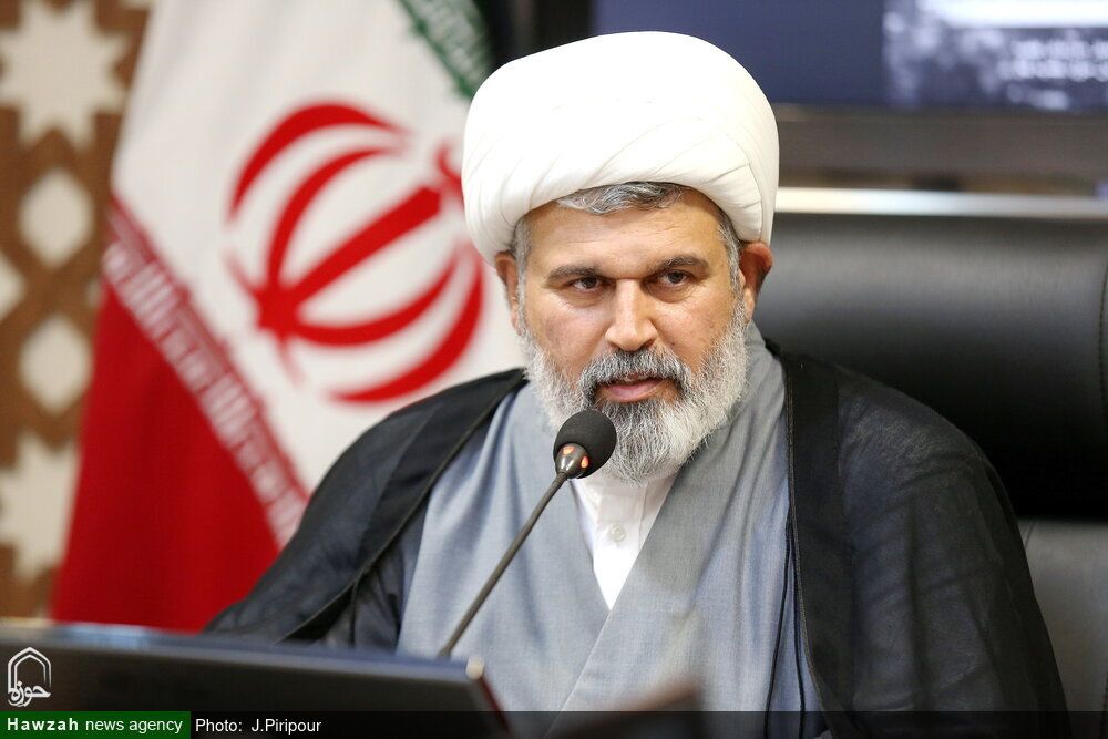 معاون حوزه‌های علمیه: مردم از وضعیت برهنگی و بی‌حجابی ناراضی‌اند