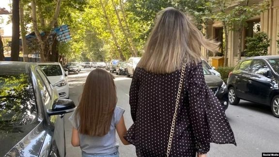 A mother and daughter without mandatory hijab in Tehran
