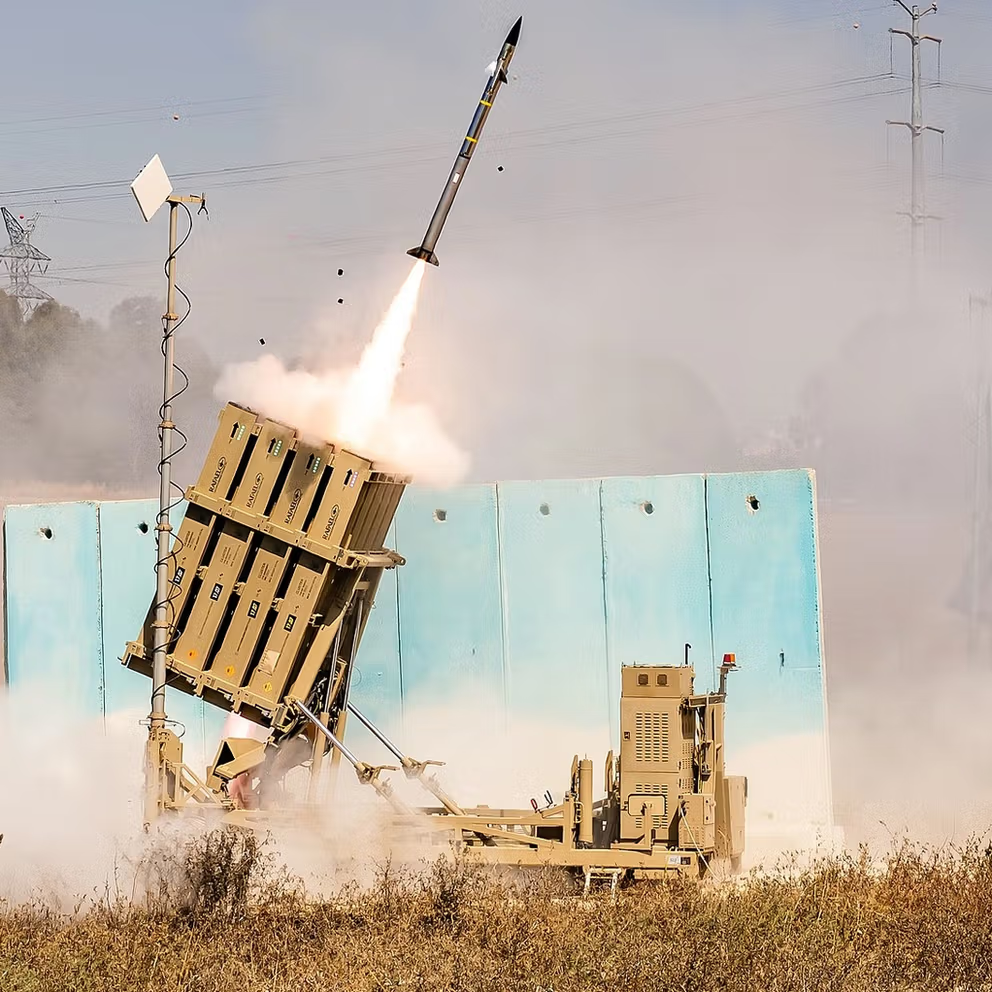 إسرائيل تعزز دفاعاتها الصاروخية بعد تهديدات إيران