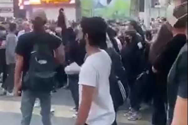 احتجاجات إيران في يومها السابع: اشتباكات في الشوارع.. وقطع للإنترنت.. وتنديد دولي