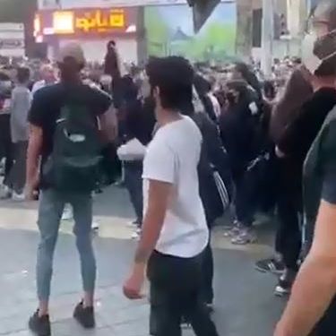 تداوم اعتراضات سراسری مردم ایران؛ حضور معترضان در خیابان با شعارهایی علیه حکومت