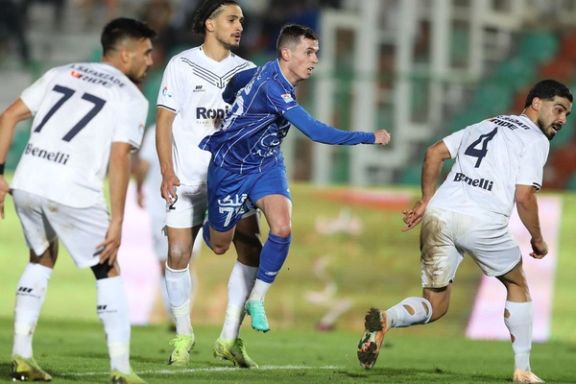 استقلال ۱-۱ ملوان؛ مازیار زارع سه امتیاز را از دست ساپینتو خارج کرد