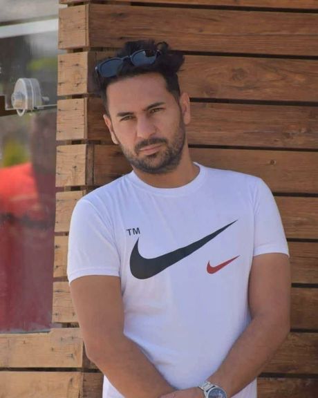 اسماعیل دهقانی، کارمند اورژانس بیمارستان بهشتی کاشان، با گلوله ماموران انتظامی کشته شد