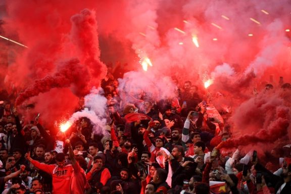 درخواست پرسپولیس از هواداران؛ جیمی جامپ، مواد محترقه، فشفشه دودزا و لیزر ممنوع!