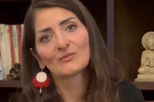 شرکت اسنپ مجوز کار گلاره عباسی، زندانی سیاسی سابق، را لغو کرد